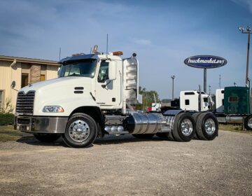 2013 MACK CXU613 DAYCAB 034771