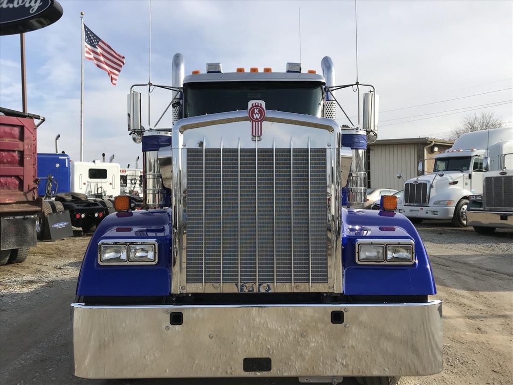 2014 KENWORTH W900L DAYCAB