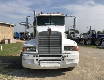 1989 KENWORTH T600 TANDEM AXLE DAYCAB 530050
