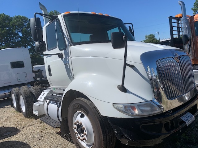 2006 INTERNATIONAL 8600 DAYCAB