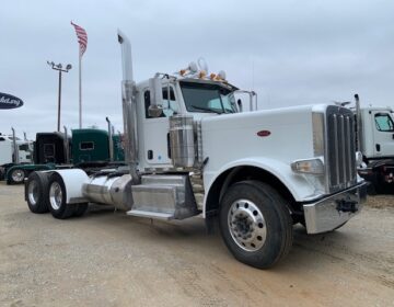 2016 PETERBILT 389 DAYCAB 342361