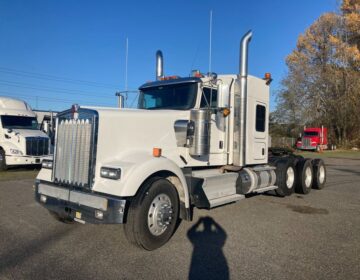 2020 KENWORTH W900L TRI AXLE SLEEPER 367196