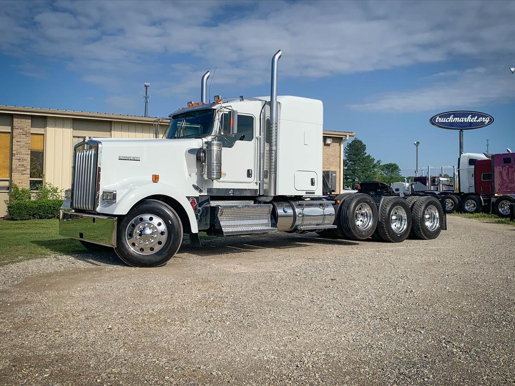 2014 Kenworth W900l Tri Axle Sleeper 393331 Truck Market