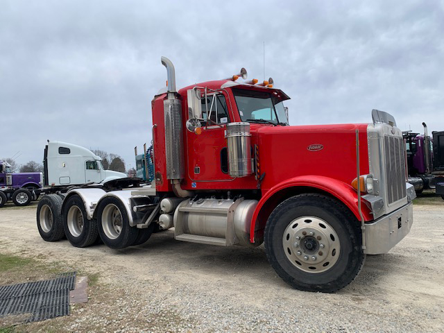2001 PETERBILT 379 TRI AXLE DAYCAB