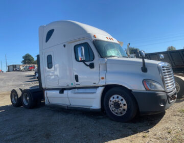 2011 FREIGHTLINER CASCADIA SLEEPER BB5984
