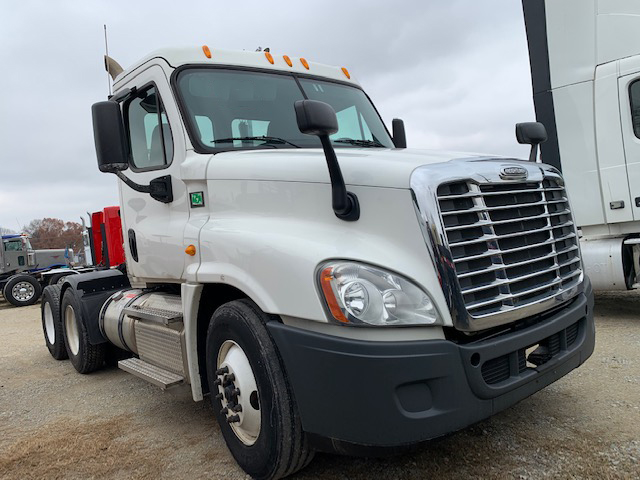 2013 FREIGHTLINER CASCADIA DAYCAB