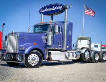 2013 KENWORTH W900L TRI AXLE SLEEPER 339035