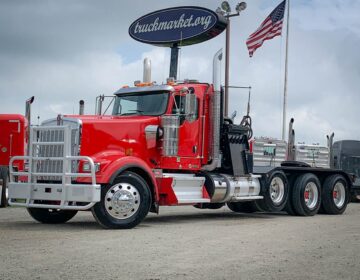 2015 KENWORTH W900L TRI AXLE HYDRAULIC WINCH TRUCK 444645