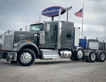 2022 KENWORTH W900 TRI AXLE SLEEPER 122128