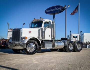 2002 PETERBILT 379 DAYCAB 570255