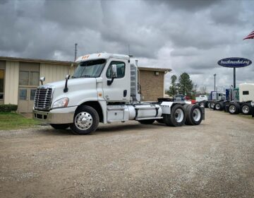 2011 FREIGHTLINER CASCADIA DAYCAB BB6027