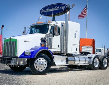 2015 KENWORTH T800 SLEEPER 449550