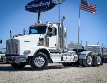 2015 KENWORTH T800 DAYCAB 445896