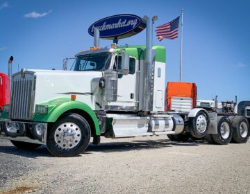 2013 KENWORTH W900L TRI AXLE SLEEPER 339037