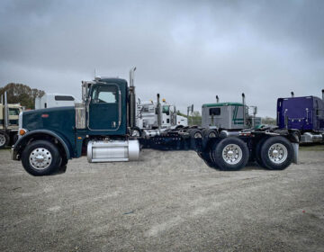 2009 PETERBILT 367 CAB & CHASSIS 772125CC