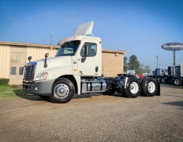 2012 FREIGHTLINER CASCADIA DAYCAB BM1128