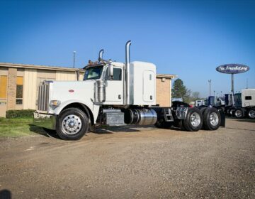 2015 PETERBILT 389 SLEEPER 268649