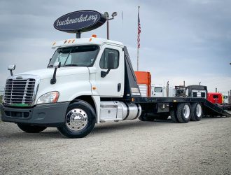 2013 FREIGHTLINER CASCADIA HYDRATAIL ROLLBACK TRUCK FD3143