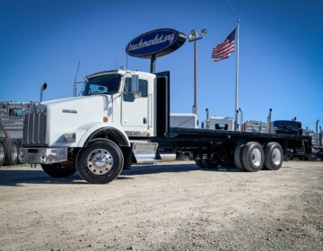 2013 KENWORTH T800 FLATBED TRUCK 349413