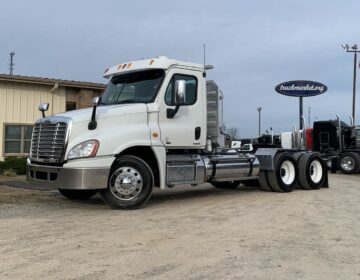 2012 FREIGHTLINER CASCADIA DAYCAB BK5636