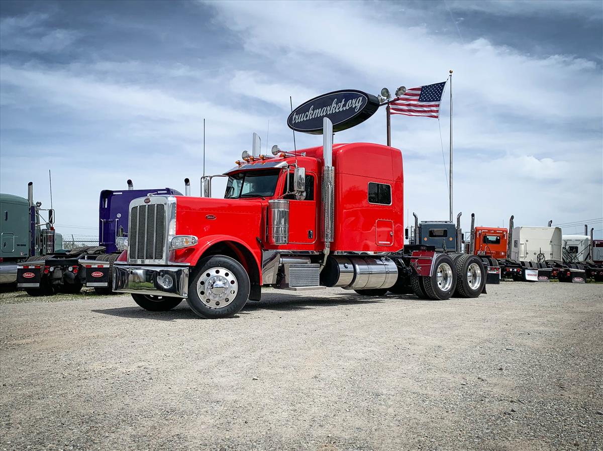 2015 PETERBILT 389 SLEEPER