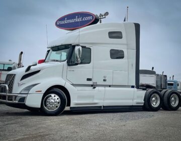 2019 VOLVO VNL760 SLEEPER 902433