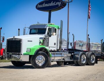 2000 KENWORTH T800W PRE ELOG DAYCAB 842693