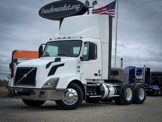 2013 VOLVO VNL300 DAYCAB 149600