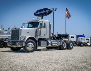 2014 PETERBILT 388 DAYCAB 217523