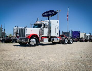 2015 PETERBILT 389 SLEEPER 283849