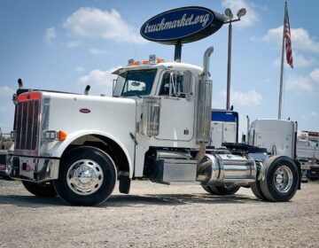 2003 PETERBILT 379EXHD SINGLE AXLE DAYCAB 598034