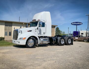 2012 PETERBILT 386 DAYCAB 153987