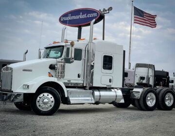 2012 KENWORTH T800 SLEEPER 323855