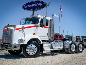 2004 KENWORTH T800 DAYCAB 067823