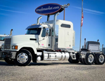 2017 MACK CHU613 SLEEPER 025762