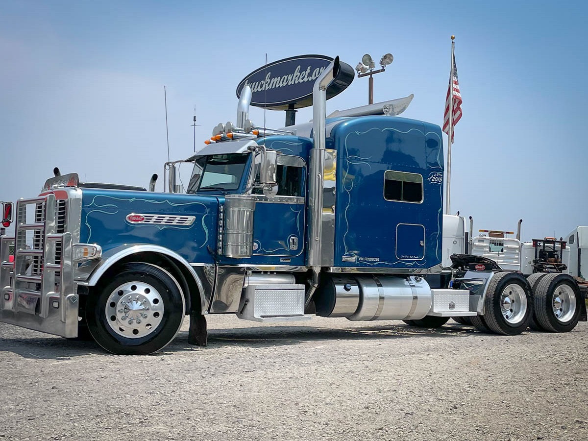 2015 PETERBILT 389 PRIDE & CLASS SLEEPER