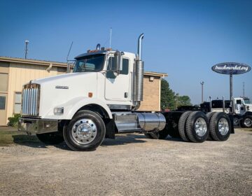 2007 KENWORTH T800 DAYCAB 213959