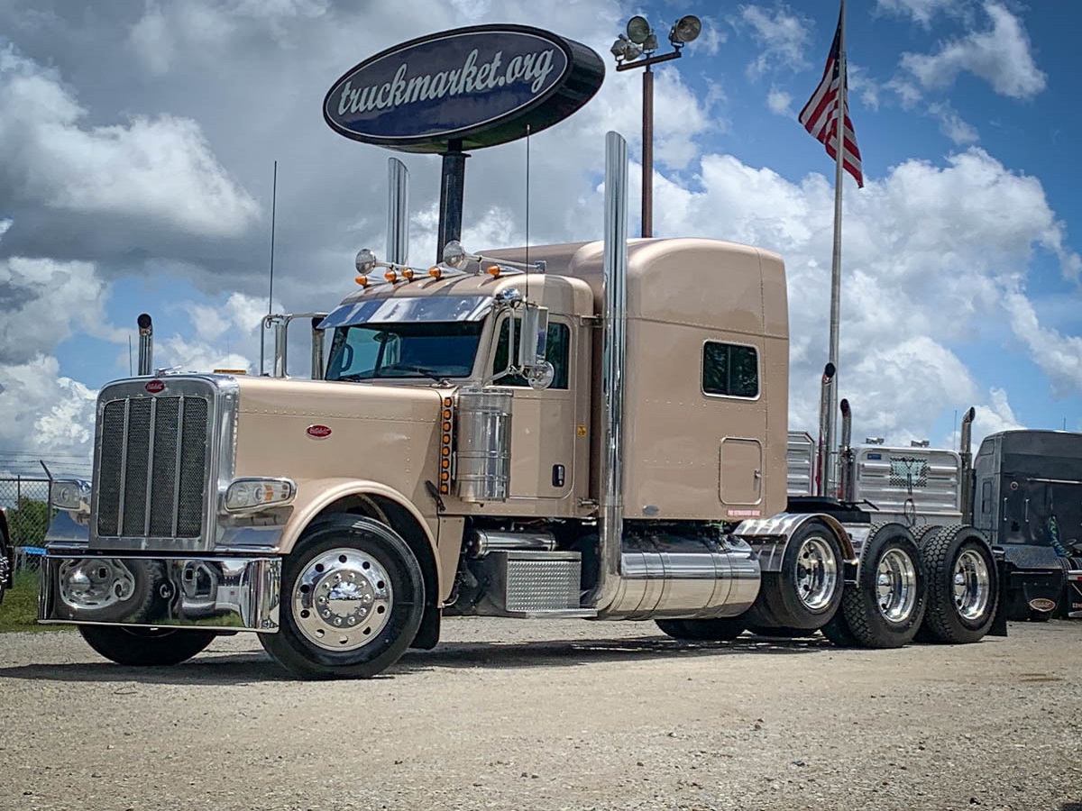 2014 PETERBILT 389 TRI-AXLE GLIDER