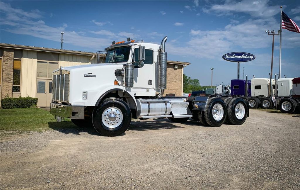 2000 KENWORTH T800W DAYCAB