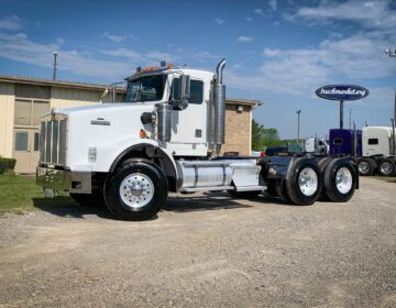 2000 KENWORTH T800W DAYCAB 839458