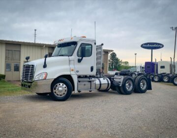 2014 FREIGHTLINER CASCADIA DAYCAB FU6852