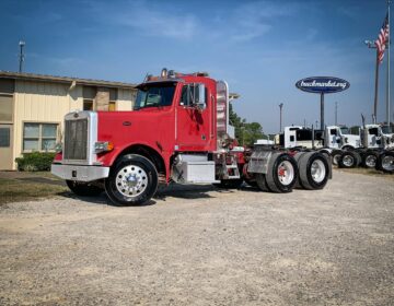 2002 PETERBILT 379 DAYCAB 586188