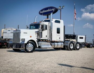 2018 KENWORTH W900L SLEEPER 207033