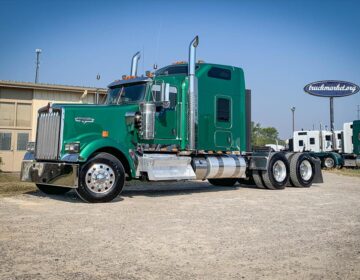 2018 KENWORTH W900L SLEEPER 207035
