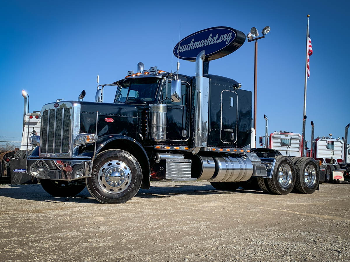 2014 PETERBILT 388 SLEEPER