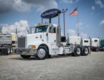 2006 PETERBILT 385 DAYCAB 896305