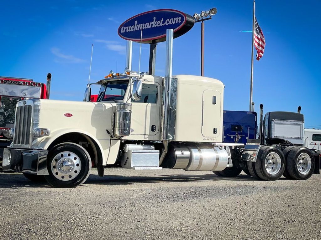 2019 PETERBILT 389 SLEEPER