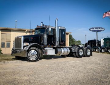 2016 PETERBILT 367 SLEEPER 350786