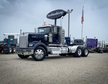 2014 KENWORTH W900L DAYCAB 4166574