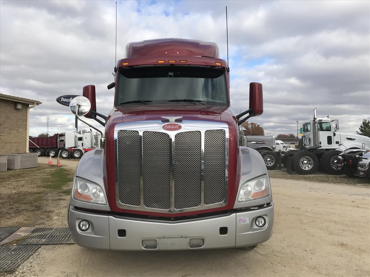 2013 PETERBILT 579 SLEEPER